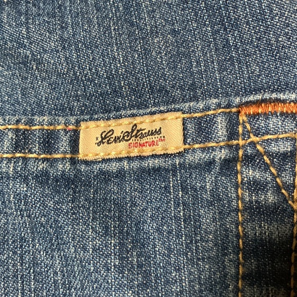 Signature by LEVIS STRAUSS Bootcut Medium Blue Jeans Misses 10 Short - Picture 13 of 13